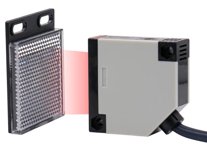 Retroreflective sensor + reflector with red beam